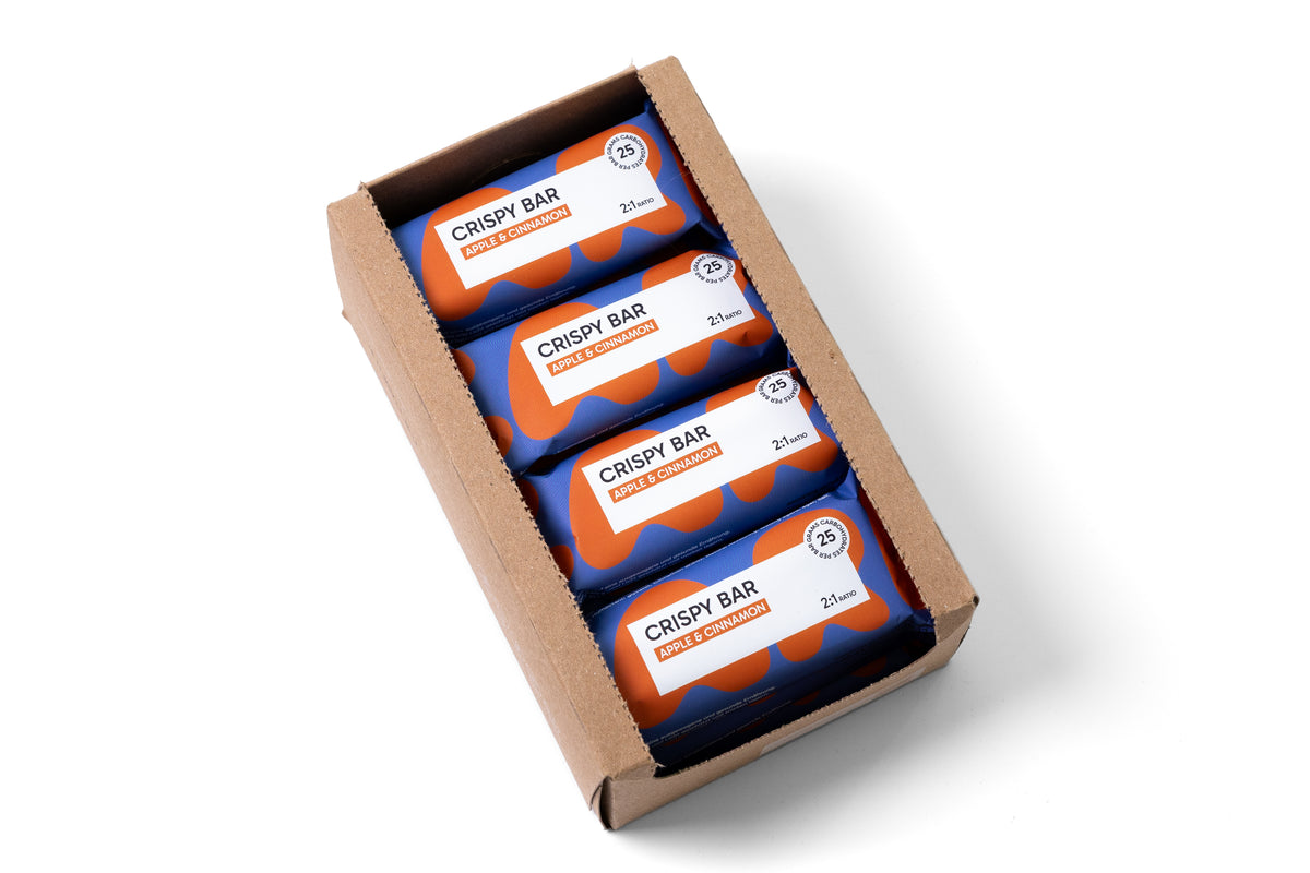 Box geöffnet: Geöffnete LIKA CRISPY BAR Apple & Cinnamon Box mit Blick auf vier verpackte Riegel